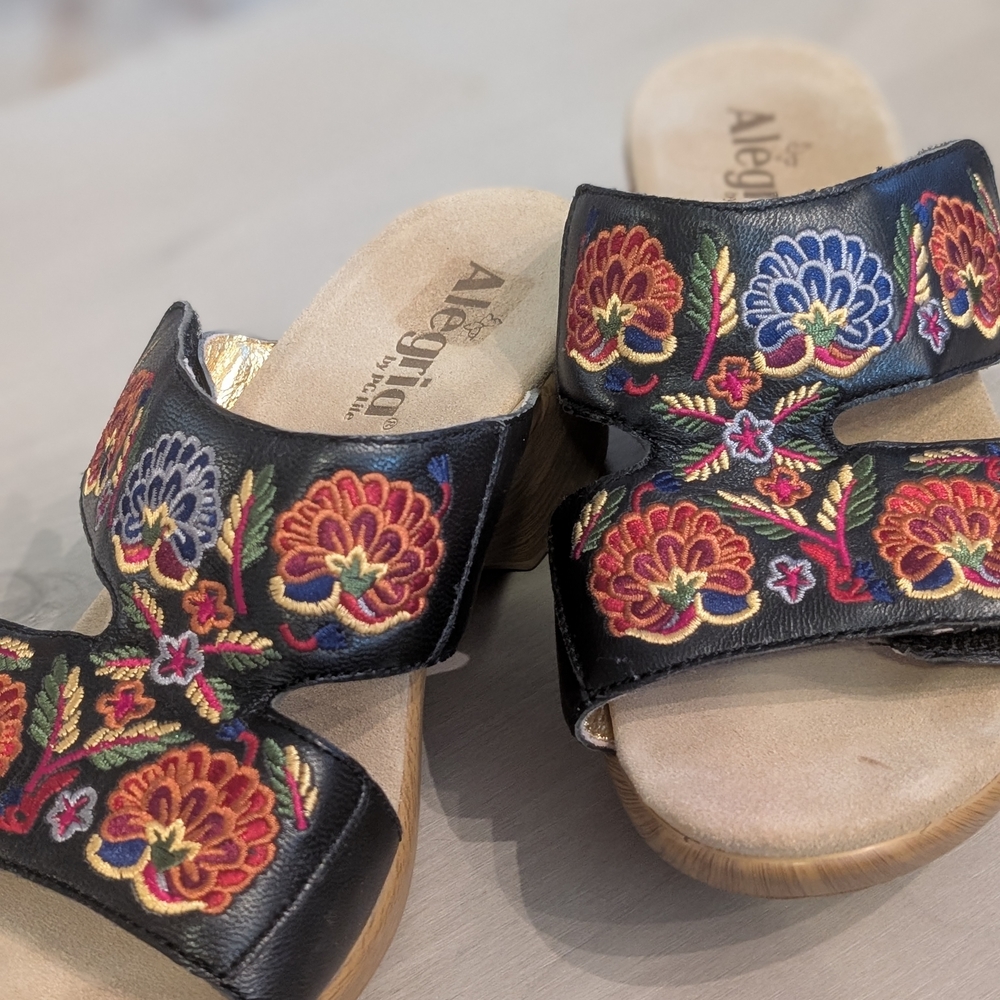 Alegria Women's Multicolor Floral Sandals